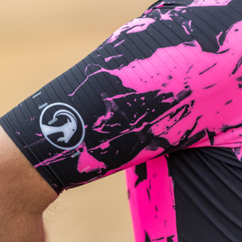 Close up of aero Mercx sleeves on men's Remix Ibex Bodyline jersey