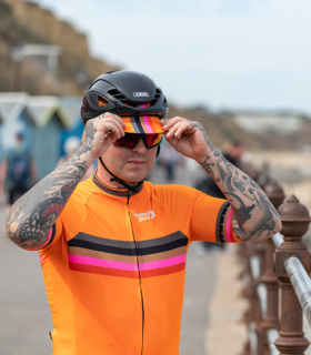 Man wearing Quadrant cycling cap with matching jersey